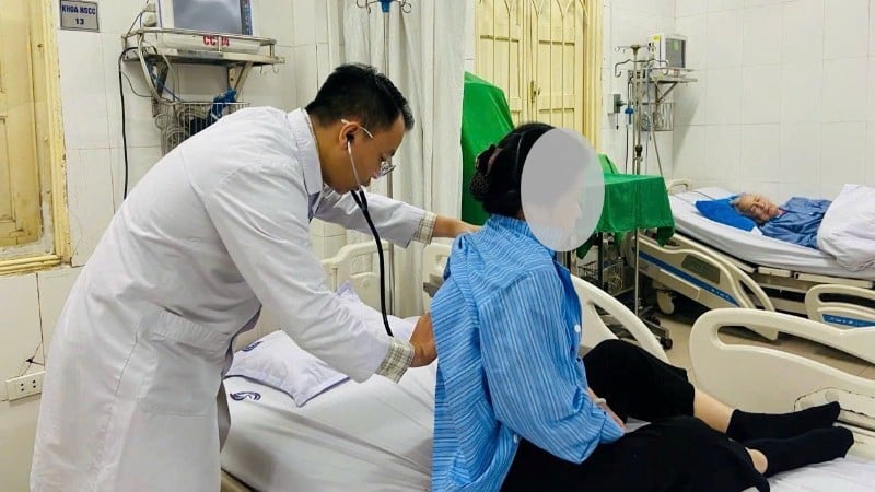 Läkare på Centrala endokrinologiska sjukhuset undersöker och behandlar patienter.