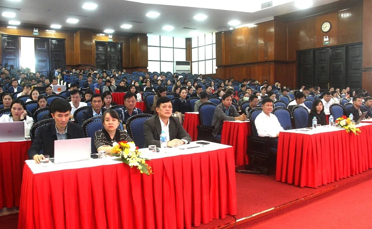 พัฒนาทักษะและความชำนาญให้แก่เจ้าหน้าที่ประจำตำบลและแขวงและข้าราชการพลเรือนในการจัดการกระบวนการทางปกครอง