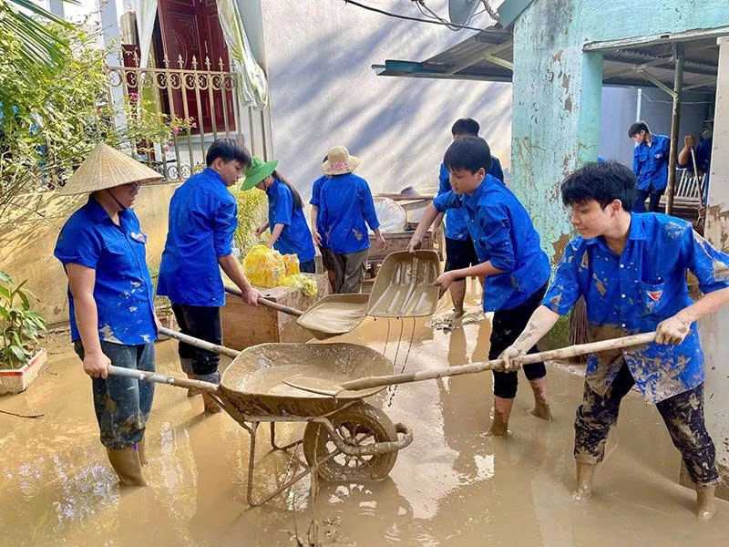 រណសិរ្សមាតុភូមិ ឃុំ Cam Thuy អនុវត្តយុទ្ធនាការ និងចលនាត្រាប់តាមប្រកបដោយប្រសិទ្ធភាព។