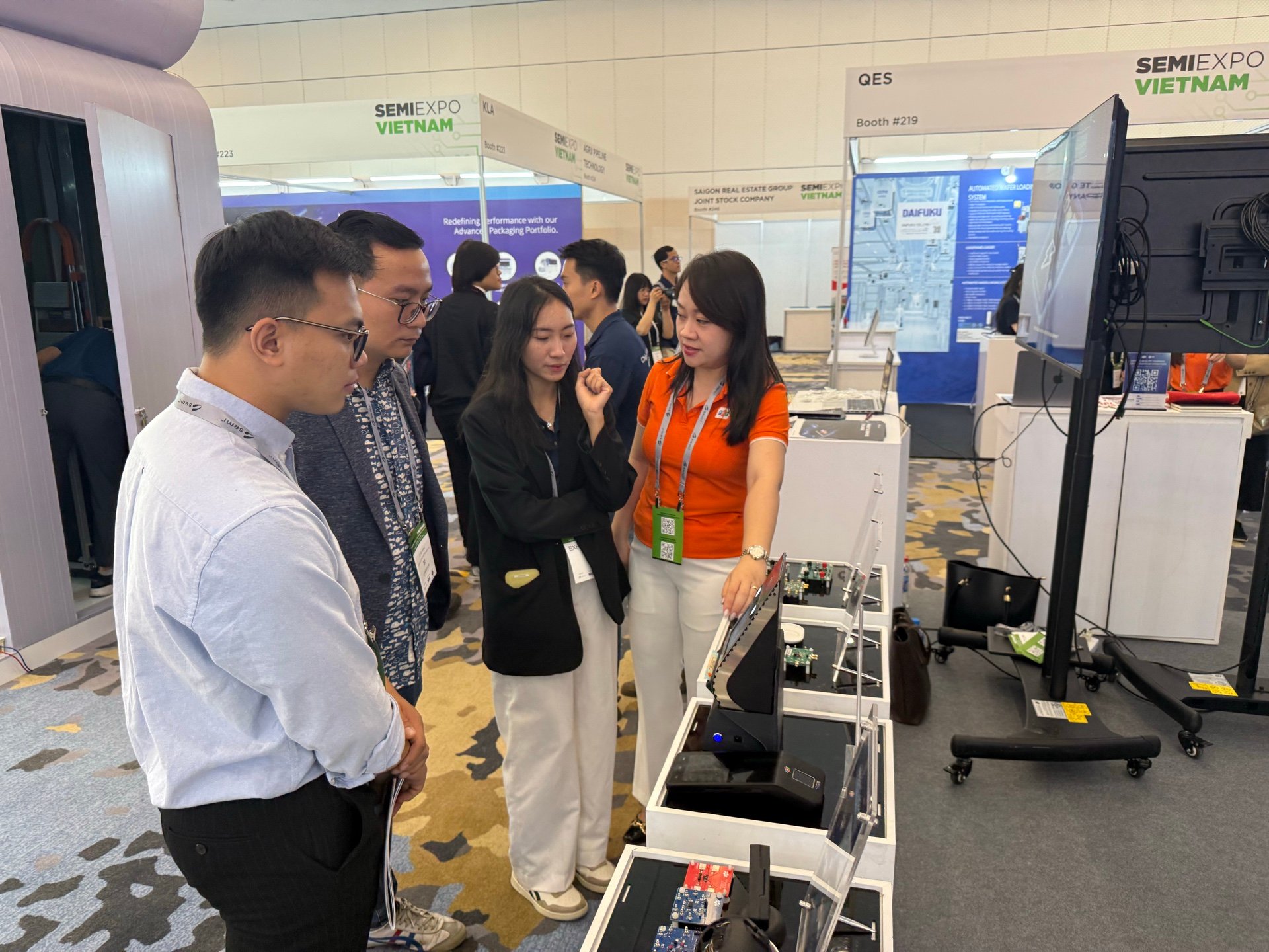 FPT ទទួលបានពានរង្វាន់សហគ្រាស Semiconductor ឆ្នើមរបស់វៀតណាម-3.jpg