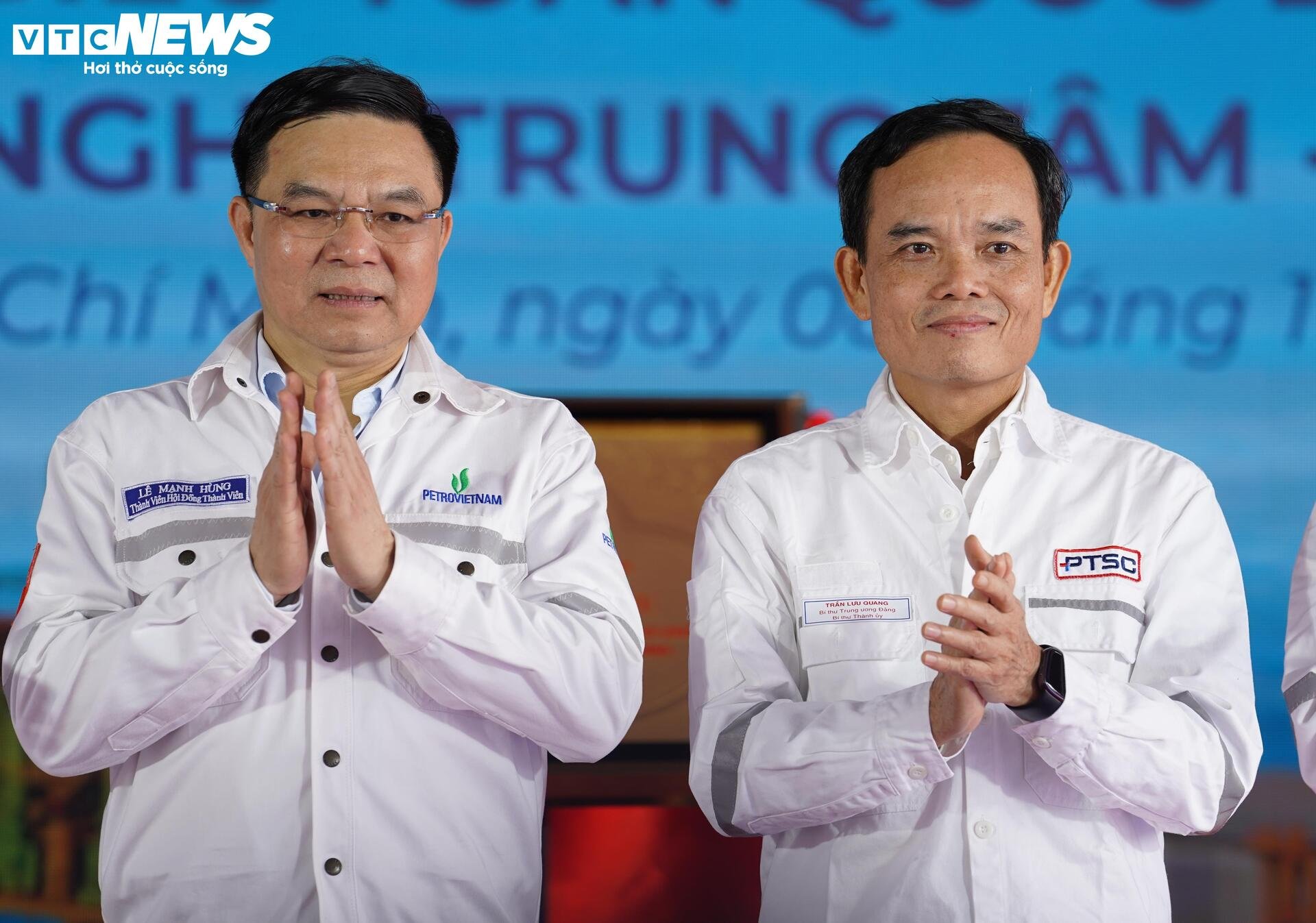 ہو چی منہ سٹی پارٹی کے سیکرٹری ٹران لو کوانگ پیٹرو ویتنام گروپ - 2 کے ساتھ کام کرتے ہیں۔