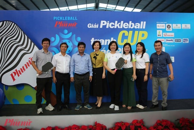 Zvláštní označení turnaje v pickleballu ženských novin Ho Či Minova města v roce 2025 - Foto 1. Dấu ấn đặc biệt của giải pickleball Báo Phụ nữ TP.HCM năm 2025- Ảnh 1.