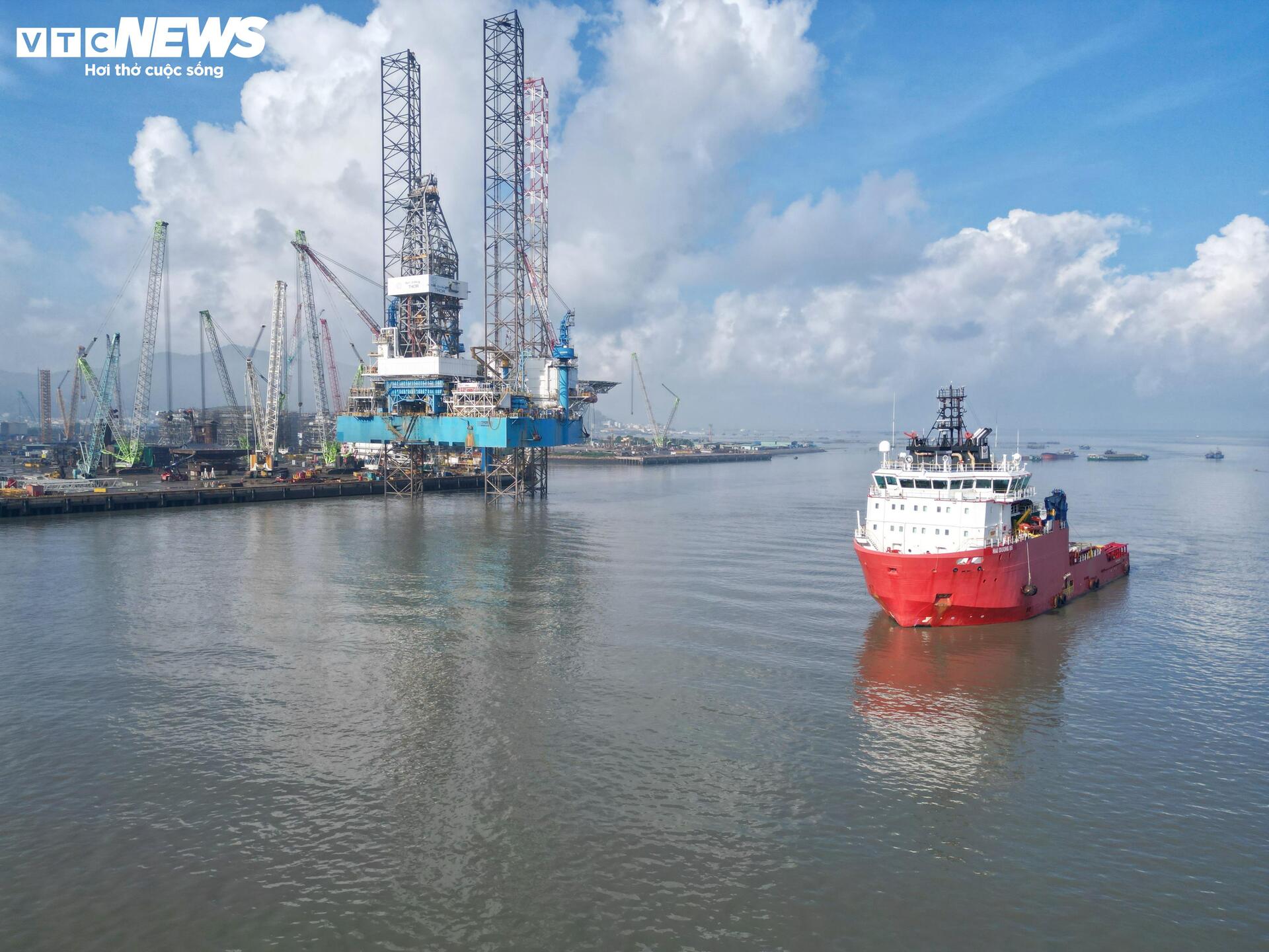 ہو چی منہ سٹی پارٹی کے سیکرٹری ٹران لو کوانگ پیٹرو ویتنام گروپ - 7 کے ساتھ کام کرتے ہیں۔