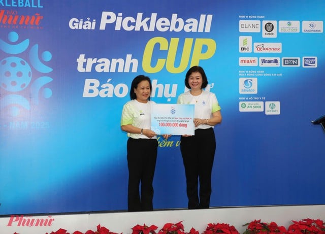 Zvláštní označení turnaje v pickleballu žen v novinách Ho Či Minova města 2025 - Foto 2. Dấu ấn đặc biệt của giải pickleball Báo Phụ nữ TP.HCM năm 2025- Ảnh 2.