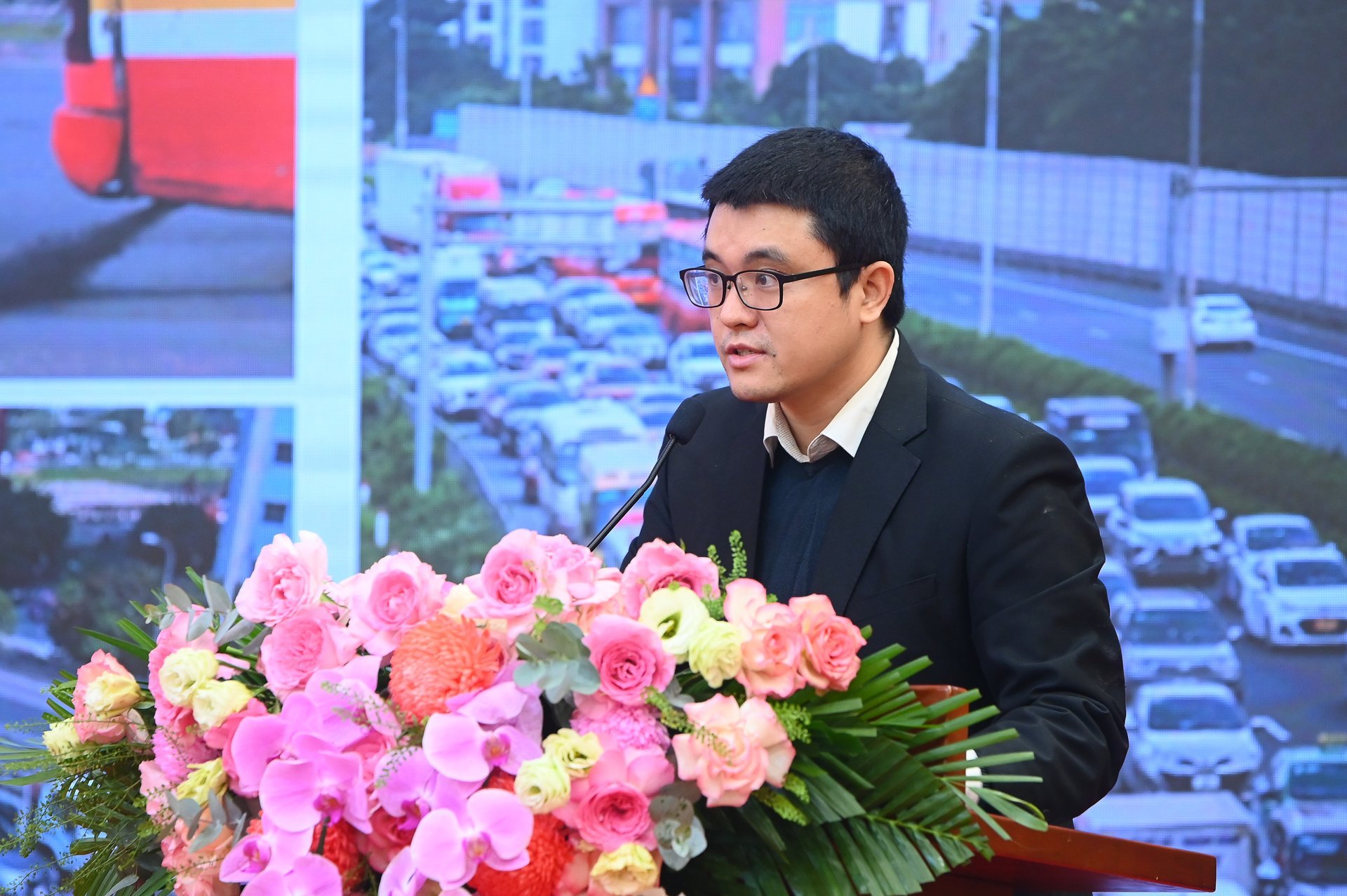 Ông Trương Mạnh Tuấn, Phó Trưởng phòng Quản lý chất lượng môi trường, Cục Môi trường (Bộ Nông nghiệp và Môi trường) cho biết, Bộ Nông nghiệp và Môi trường đang xây dựng dự thảo lộ trình áp dụng quy chuẩn khí thải đối với xe mô tô, xe gắn máy lưu hành tại Việt Nam. Ảnh: Tùng Đinh.