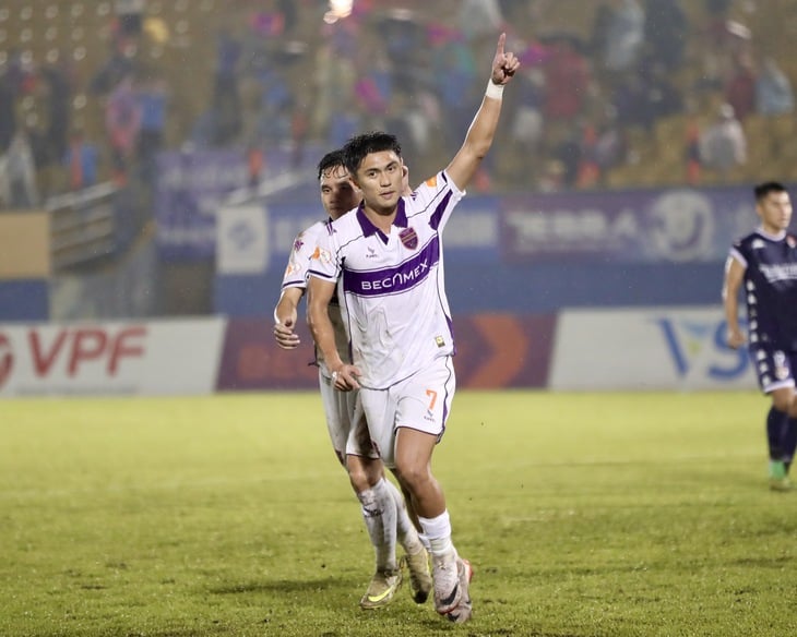 HLV Kim Sang Sik - Ảnh 1.