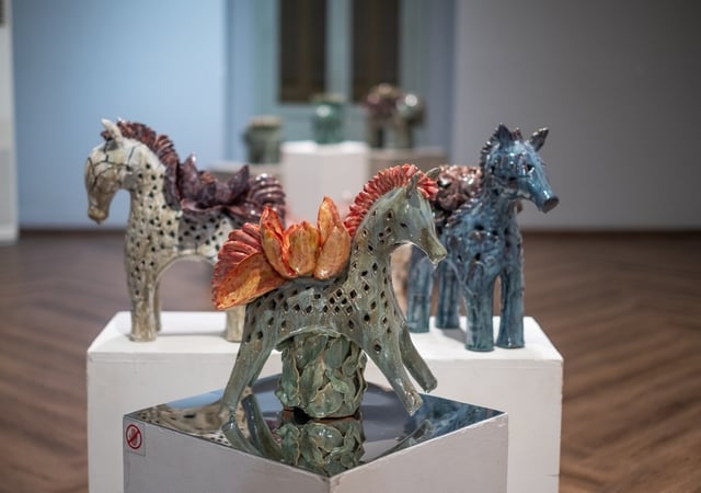 'Jardim Feliz': Gratidão pela terra, pelo fogo, pela vida - Foto 2. 'Khu vườn hạnh phúc': Lời tri ân cho đất, cho lửa, cho đời- Ảnh 2.