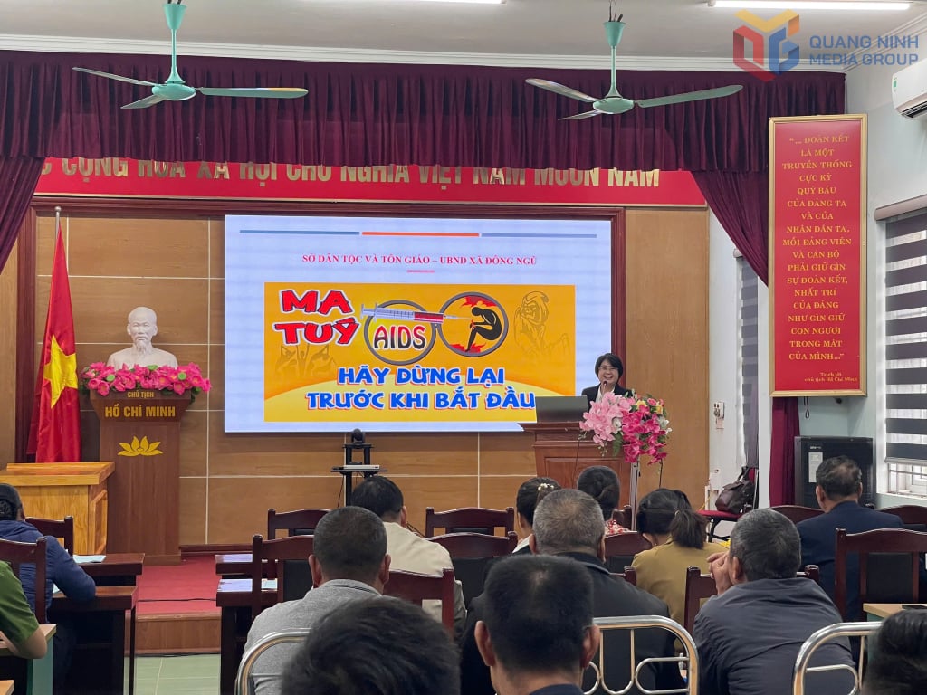 Autoridades do Departamento Provincial de Minorias Étnicas e Religiões promovem ações de conscientização entre os povos étnicos de Yen Tu para prevenir e evitar o abuso de drogas, novembro de 2025.