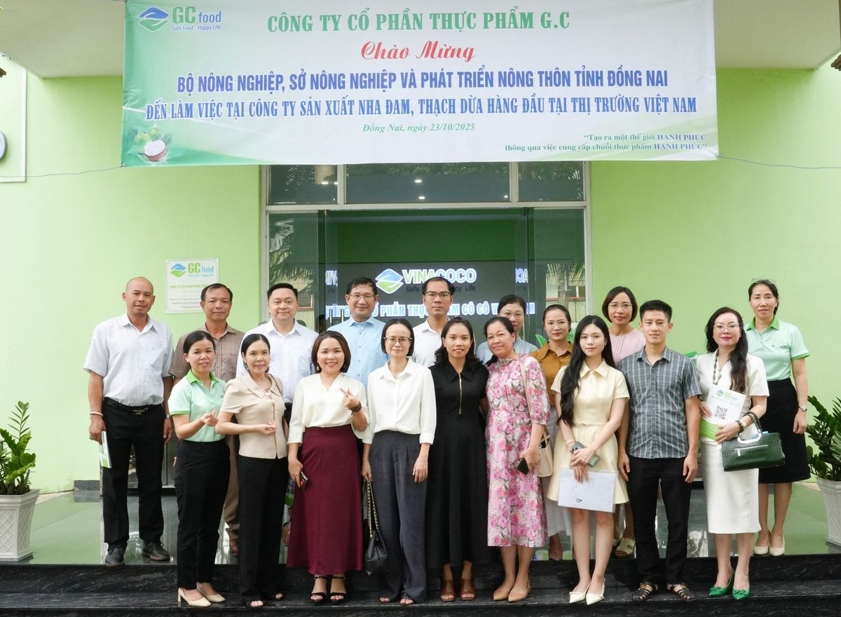 Eine Arbeitsdelegation des Ministeriums für Landwirtschaft und Umwelt sowie der Landwirtschafts- und Umweltbehörde der Provinz Dong Nai besuchte und arbeitete bei GC Food. Foto: Anh Trinh. Đoàn công tác của Bộ Nông nghiệp và Môi trường, Sở Nông nghiệp và Môi trường tỉnh Đồng Nai đến tham quan, làm việc tại GC Food. Ảnh: Ánh Trinh.