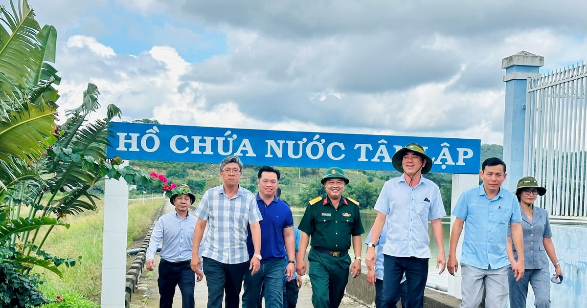 Phó Chủ tịch UBND tỉnh Lâm Đồng Nguyễn Minh kiểm tra các công trình thủy lợi, điểm ngập