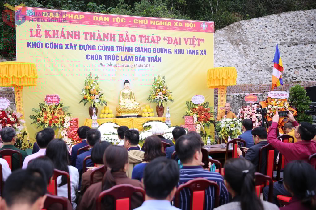 Quang cảnh buổi lễ.