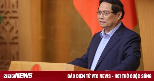 Thủ tướng: Đề xuất tăng lương ngay từ đầu năm 2026