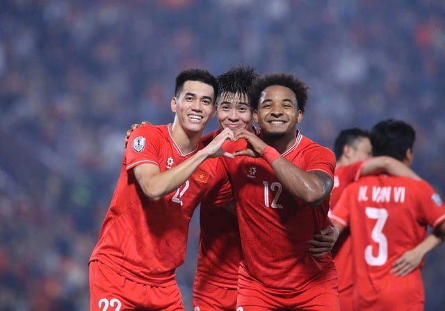 Resan för två generationer av Vietnam-lag börjar - Foto 1.