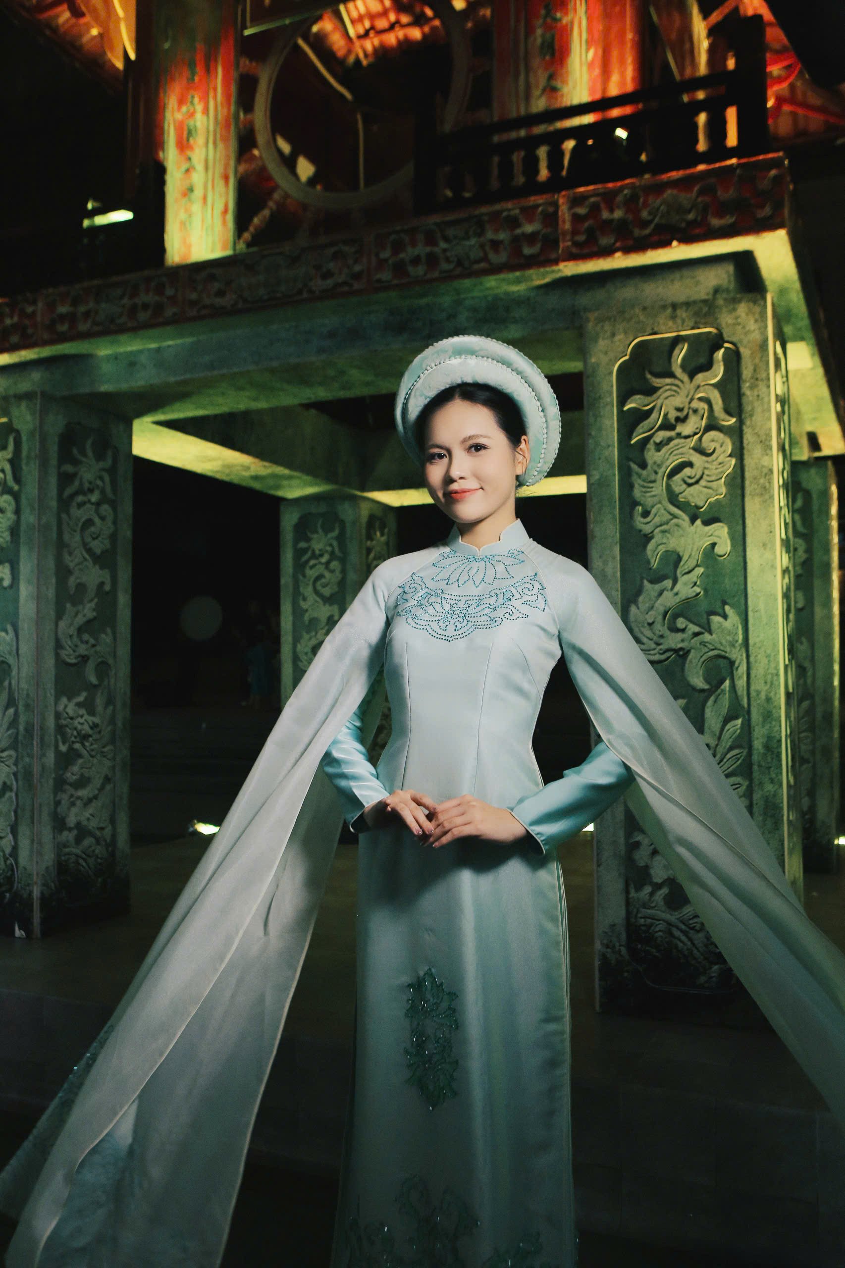 Domnișoara Luong Ky Duyen3.jpg