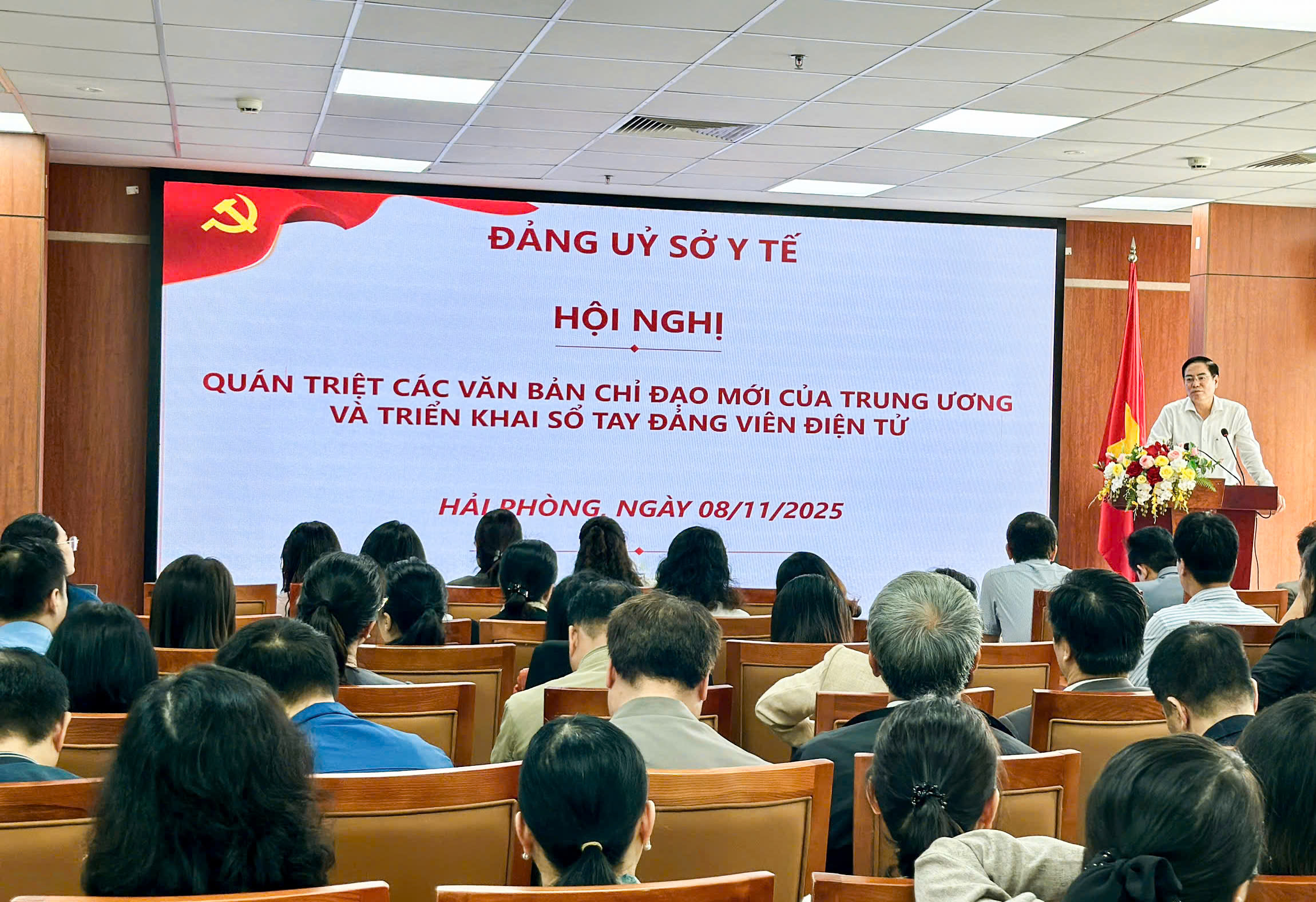 Tập huấn hướng dẫn sử dụng ứng dụng “Sổ tay đảng viên điện tử”