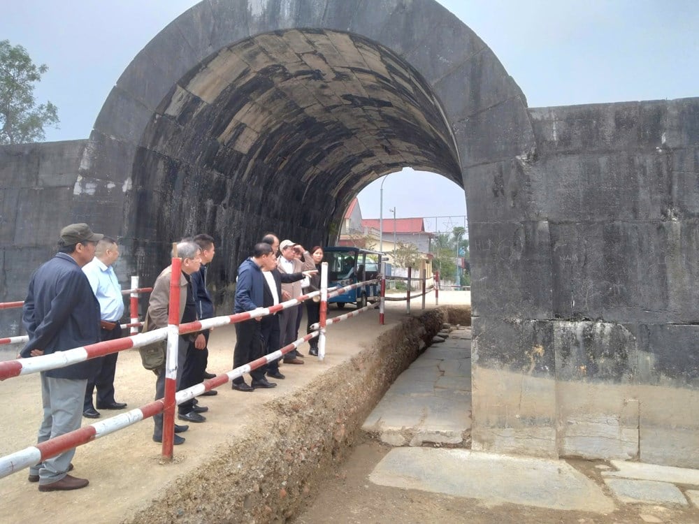 Ministerul Culturii, Sportului și Turismului a aprobat excavarea Altarului Nam Giao, promițând să dezvăluie misterul capitalei Tay Do - foto 3