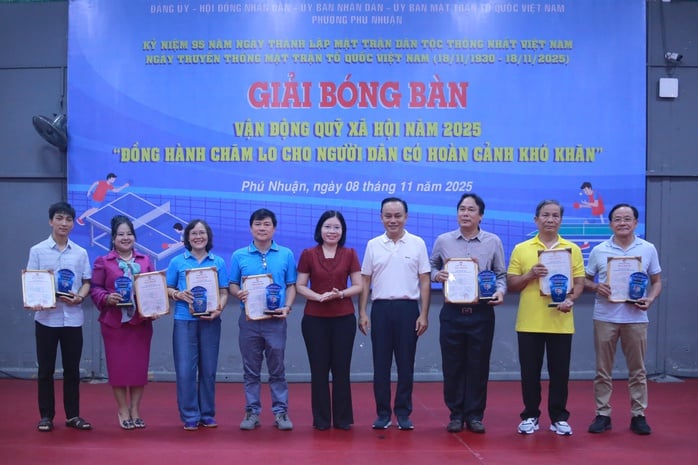 Phường Phú Nhuận tổ chức Giải bóng bàn gây Quỹ xã hội năm 2025 - Ảnh 4.