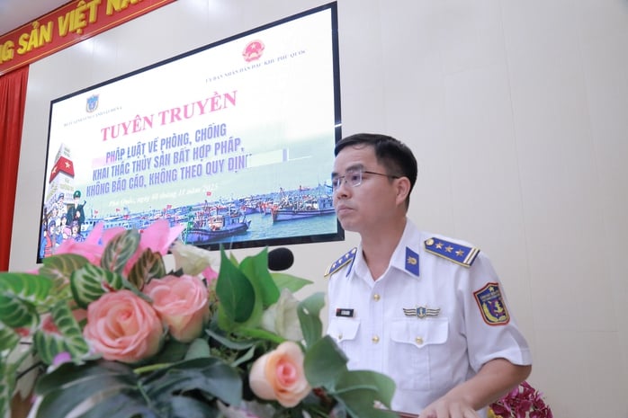 Trao cờ Tổ quốc và ảnh Bác tại sự kiện quan trọng ở Phú Quốc - Ảnh 2.