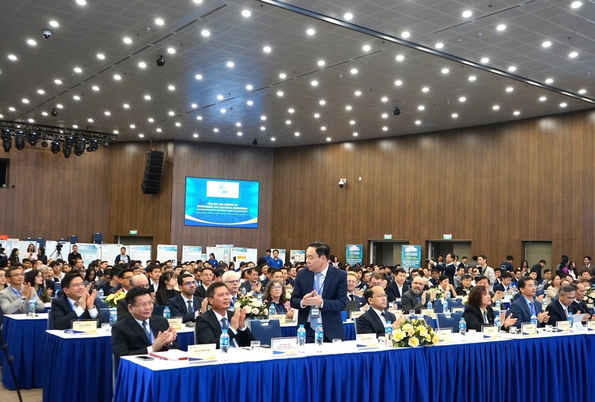 Hội thảo khoa học quốc tế IEEE về Môi trường và Kỹ thuật điện - Châu Á 2025 (EEE-AM2025) đã bế mạc thành công. Ảnh: Tiến Trung.