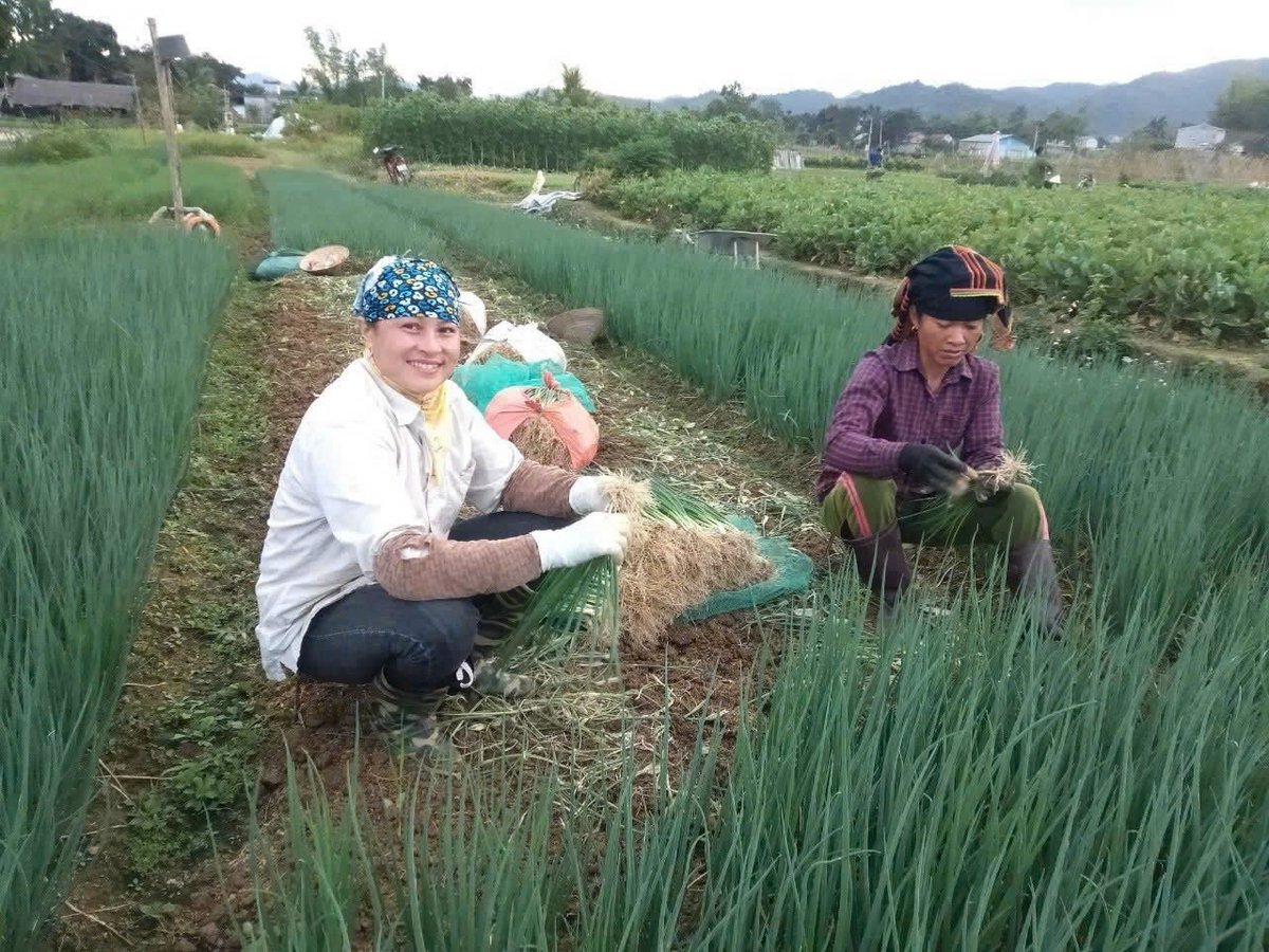 Phụ nữ xã Thanh Nưa tích cực tham gia các hoạt động phong trào phát triển kinh tế. Ảnh: Hoàng Châu. 