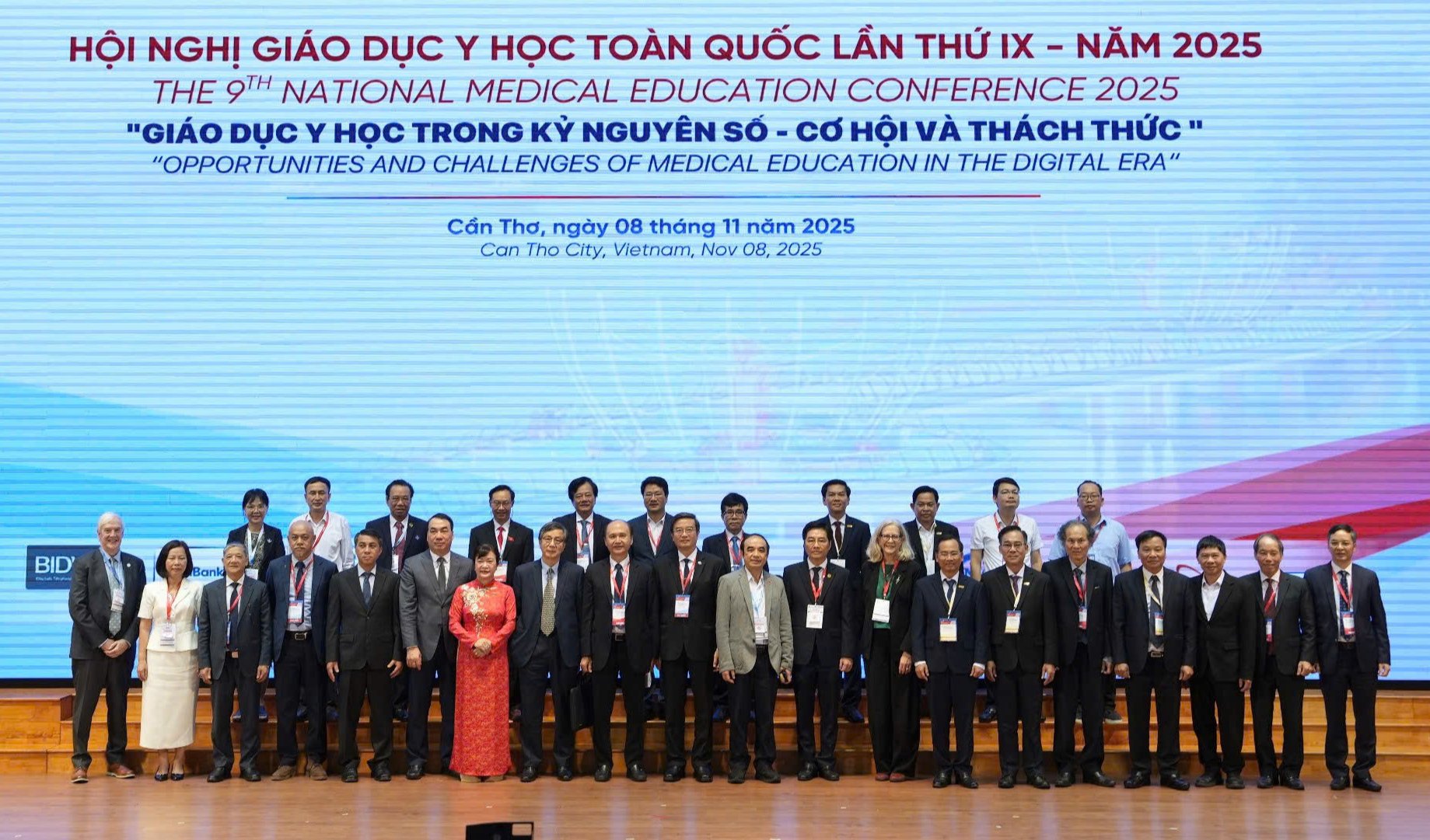 Đổi mới đào tạo nhân lực y tế, AI hay bất cứ công nghệ nào không thể thay thế người thầy- Ảnh 3.