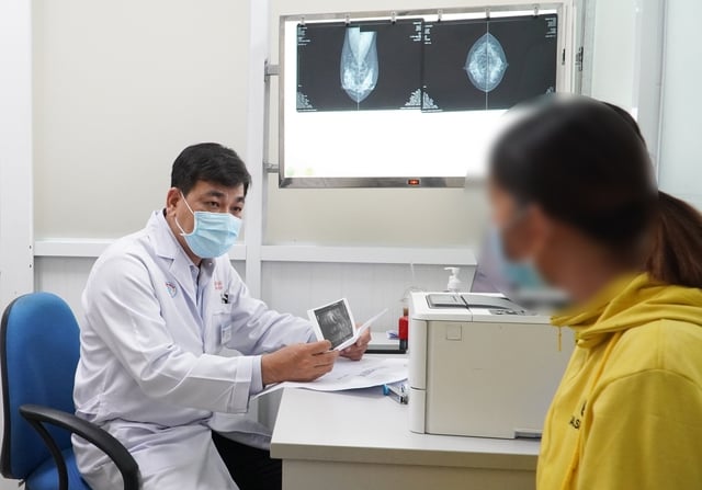 Ca phẫu thuật ít xâm lấn tái tạo vú đầu tiên ở người ghép thận tại Việt Nam- Ảnh 2.