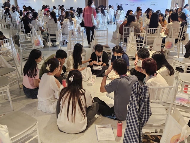 Tiến sĩ cảnh báo 'chữa lành' tâm lý biến thành trò đùa 'quán nhậu chữa lành' - Ảnh 2.