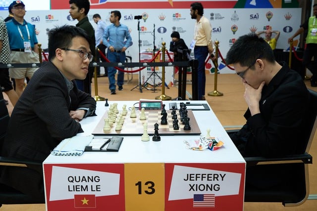 ដោយរក្សាបាននូវគុណសម្បត្តិរបស់គាត់ Le Quang Liem បានឈ្នះសំបុត្រទៅជុំទី 4 នៃការប្រកួតអុកពិភពលោកឆ្នាំ 2025 - រូបថត 1 ។