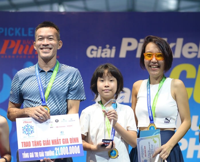 Giải Pickleball Báo Phụ Nữ TP HCM lần 3-2025: Tăng yêu thương - Thêm vui khỏe - Ảnh 3.