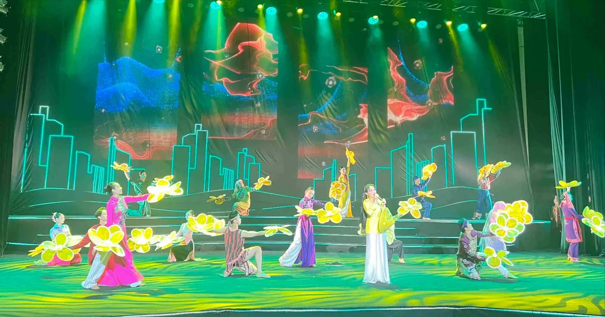 Chương trình nghệ thuật "TPHCM - nơi hội tụ những dòng sông"