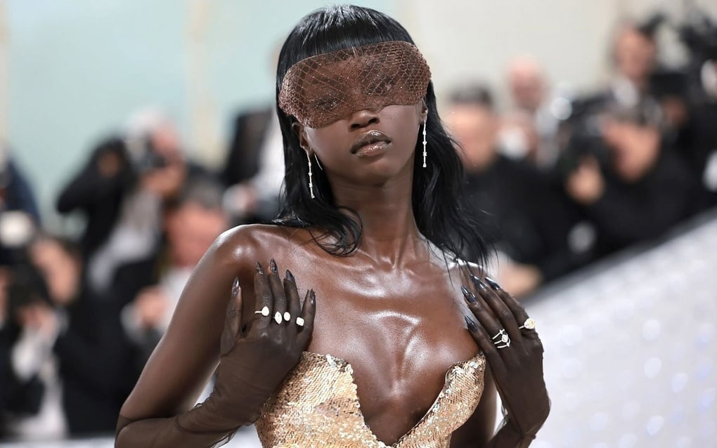 モデル界の頂点に上り詰めた「ブラックパール」アノック・ヤイは、どれほど美しいのでしょうか?