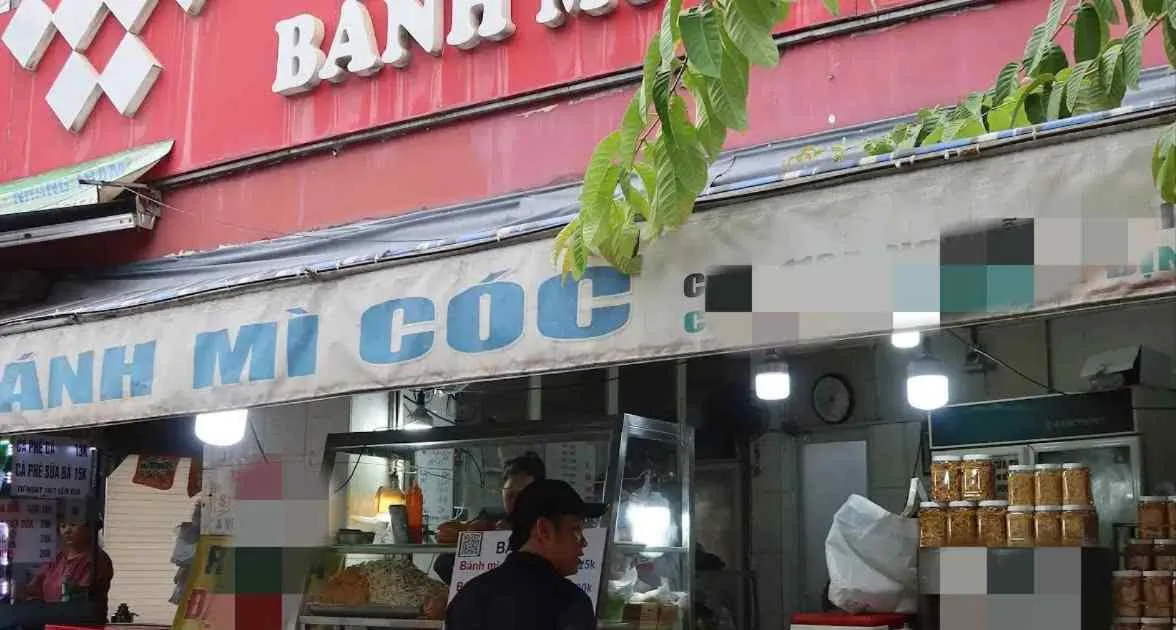 Vụ nghi ngộ độc sau khi ăn bánh mì: Hơn 160 người nhập viện