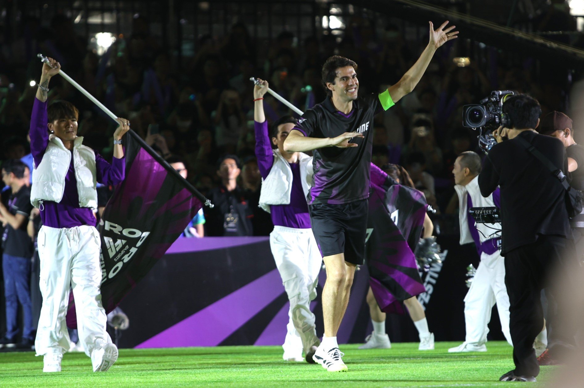 Кака фото 1 Kaka anh 1