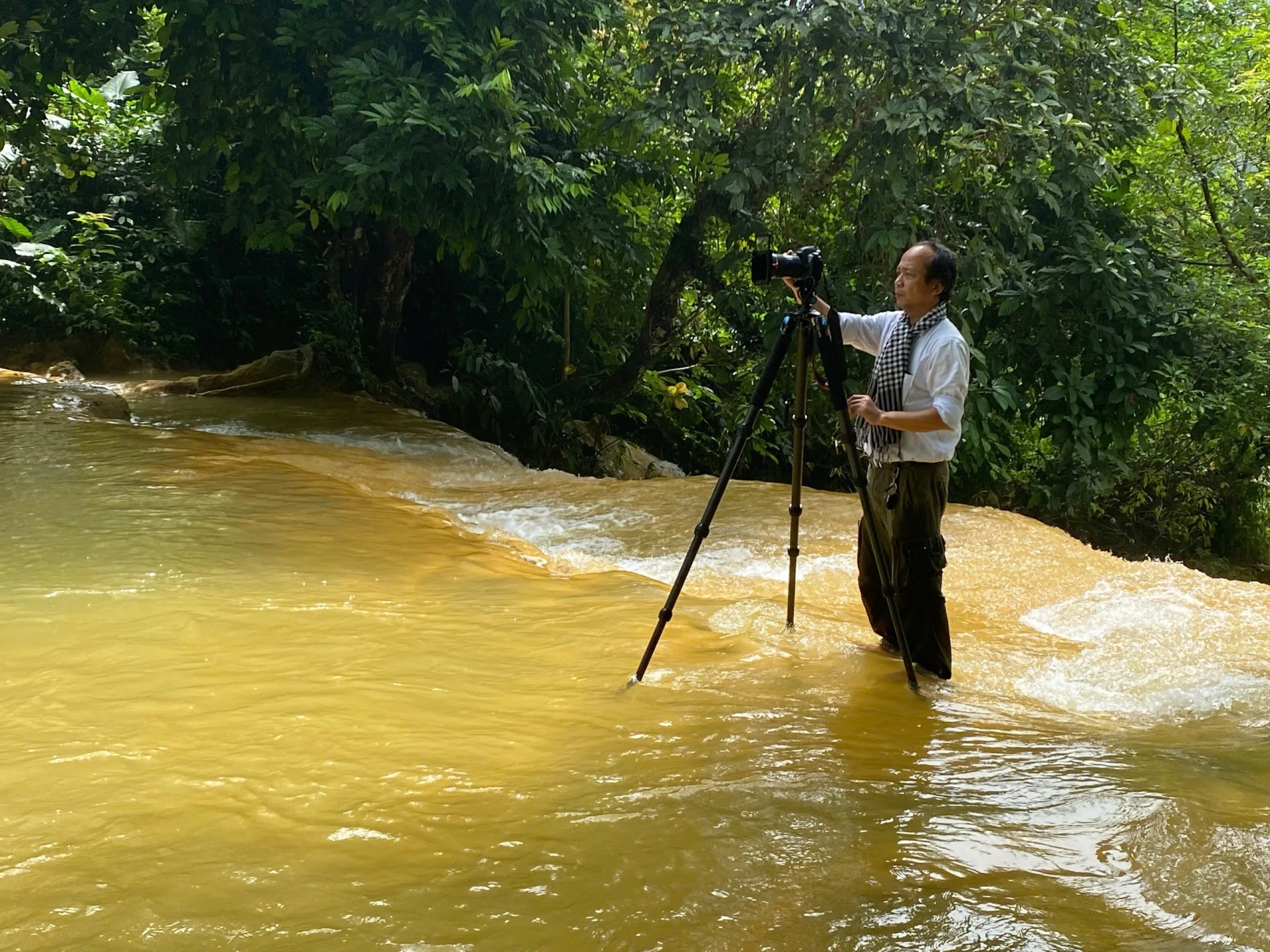 ນັກຖ່າຍຮູບ Le Duc Thanh ໃນການເດີນທາງທີ່ສ້າງສັນ - ພາບ: NVCC