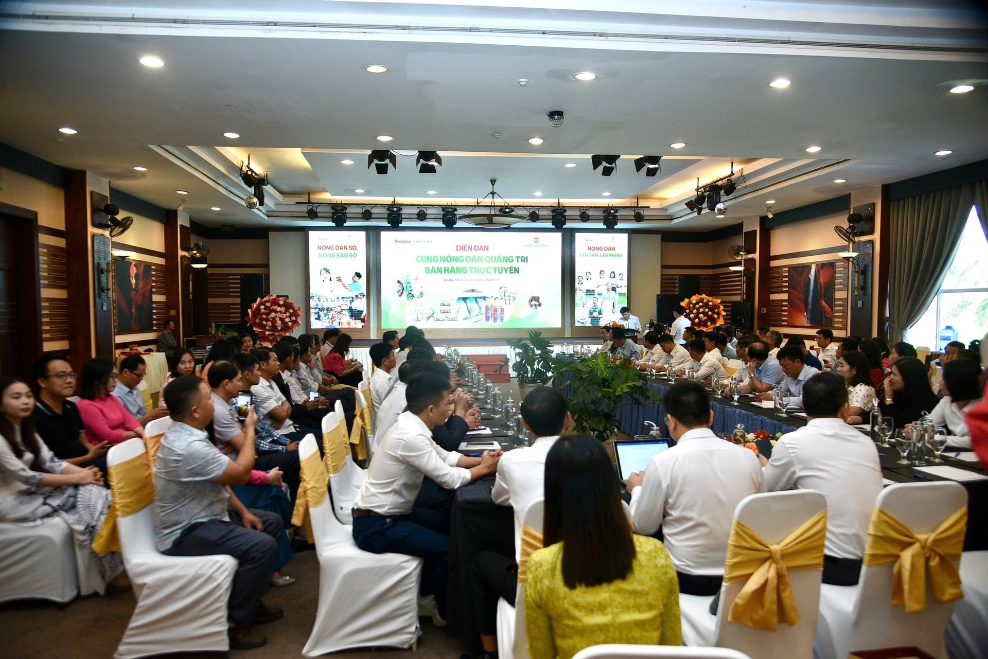 Toàn cảnh chương trình 'Cùng nông dân Quảng Trị bán hàng trực tuyến'. Ảnh: T. A.