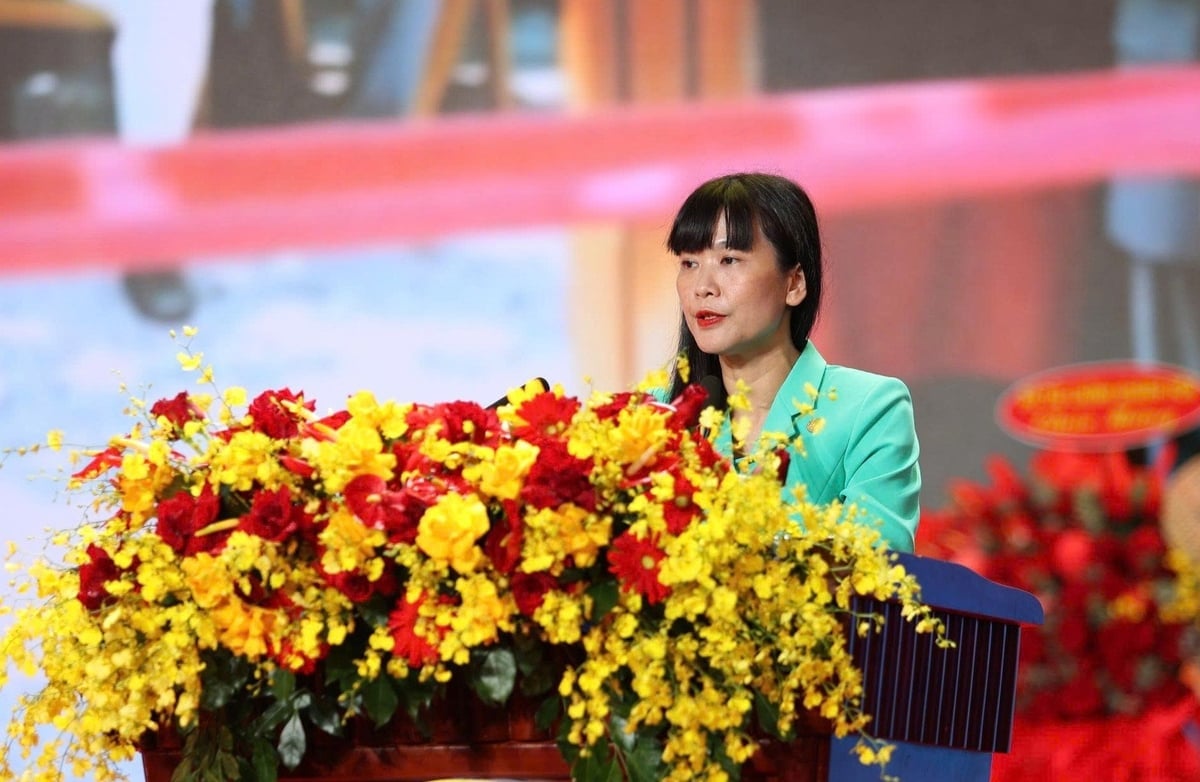 Bà Trịnh Thị Hồng Vân, Chủ tịch HĐTV Công ty Yến sào Khánh Hòa, phát biểu tại buổi lễ. Ảnh: PC.