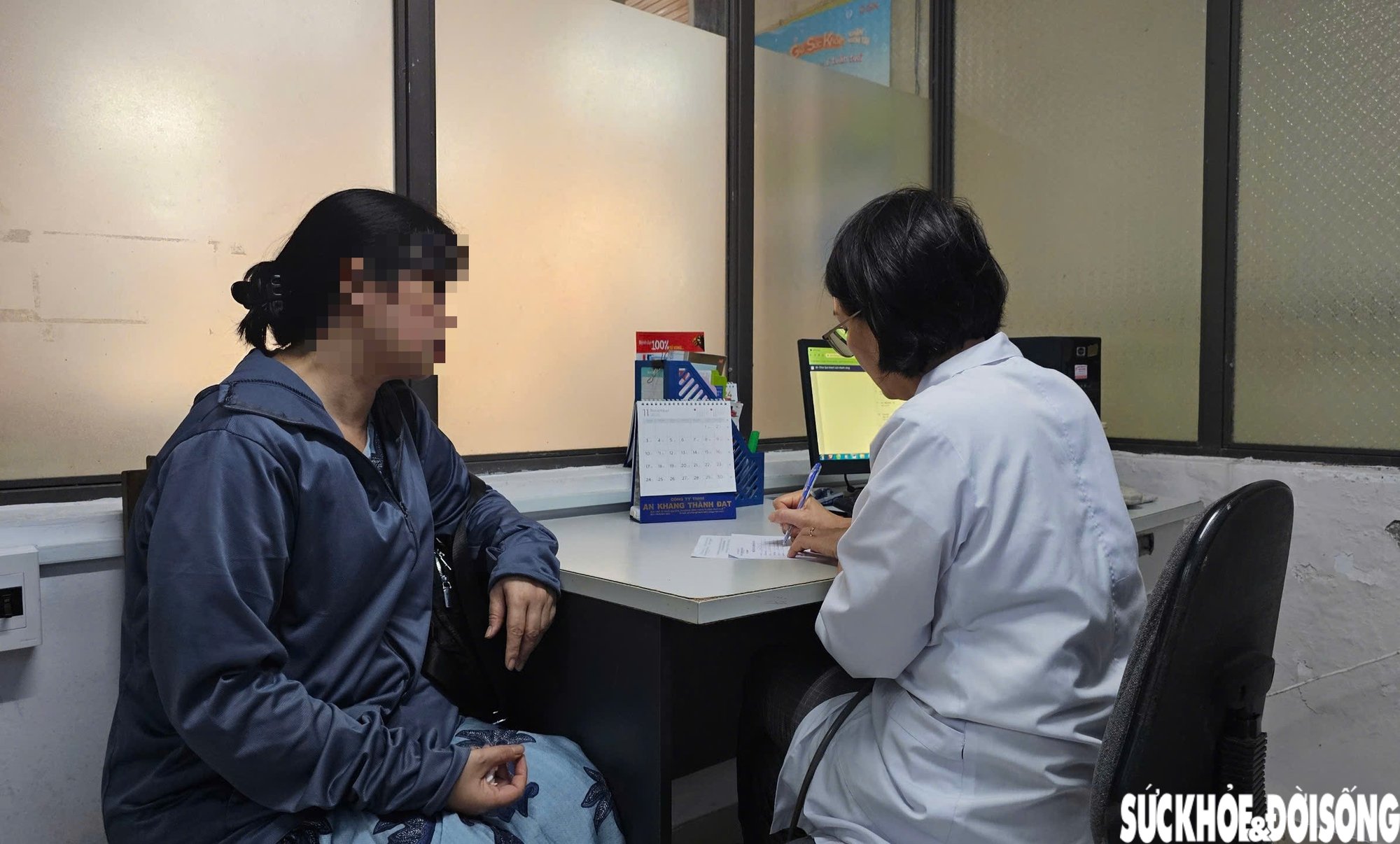 Người dân đi tiêm phòng uốn ván tăng sau lũ ở Huế- Ảnh 1.