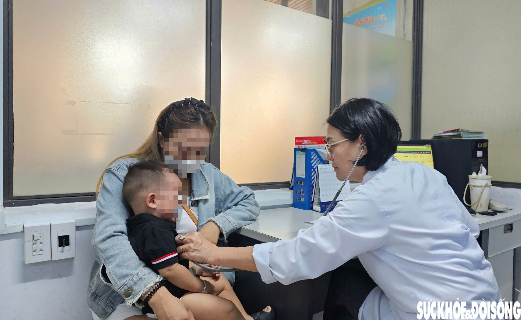 Người dân đi tiêm phòng uốn ván tăng sau lũ ở Huế- Ảnh 2.