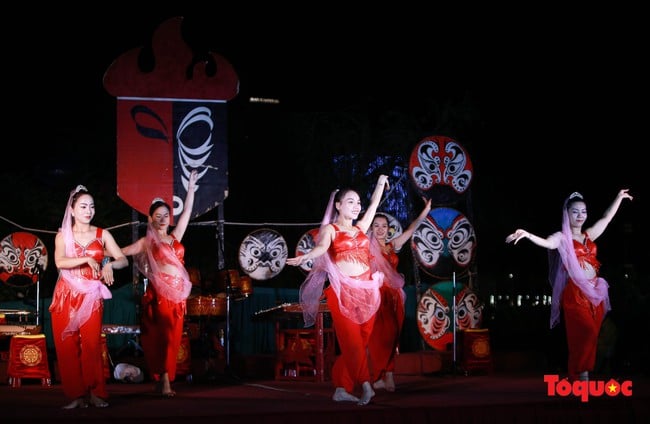 Tổ chức Liên hoan Tuồng và Dân ca kịch toàn quốc - 2025 - Ảnh 1.