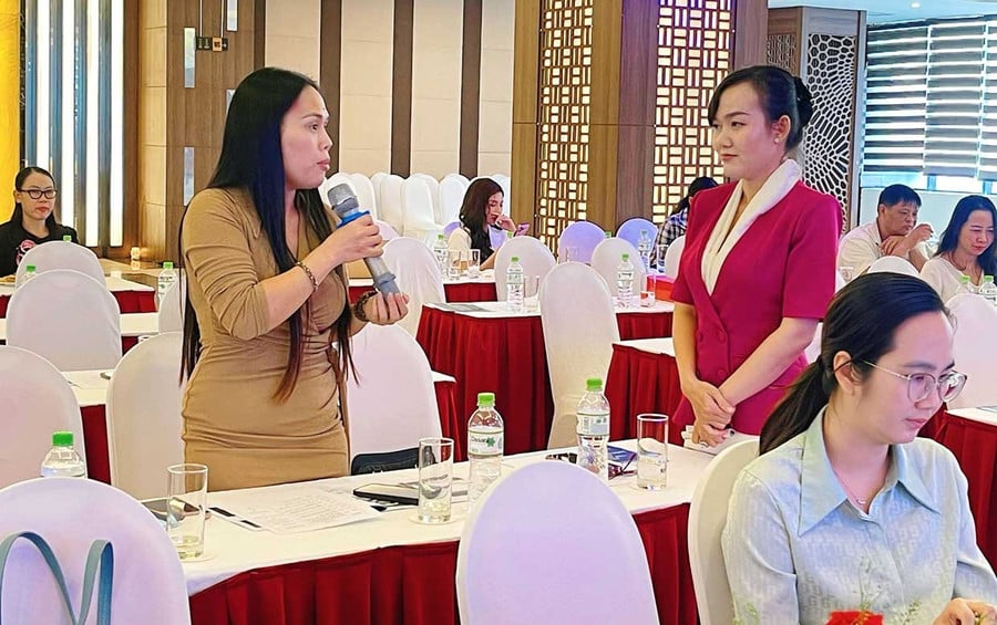 Các chủ thể đặt câu hỏi trực tiếp về kỹ năng livestream bán hàng với bà Lê Thị Lệ Thu, Tổng Giám đốc Công ty TNHH Truyền thông giải trí Sao Star.