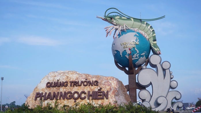 CLIP: Cận cảnh quảng trường 278 tỉ đồng, biểu tượng ngành hàng tỉ USD ở Cà Mau - Ảnh 4.