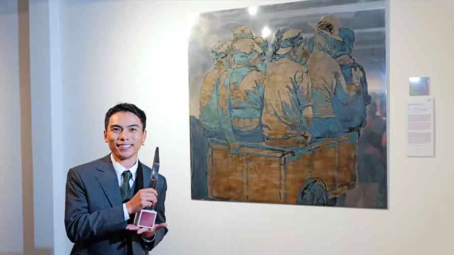 វិចិត្រករ Cao Van Thuc បានឈ្នះរង្វាន់កំពូលនៃការប្រកួត UOB POY 2025 នៅវៀតណាម