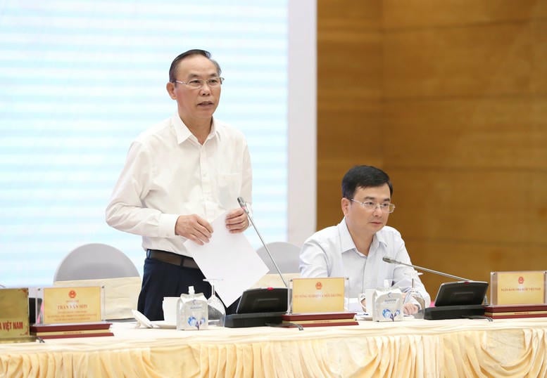 زراعت اور ماحولیات کے نائب وزیر (MARD) Phung Duc Tien نے پریس کانفرنس میں اشتراک کیا۔