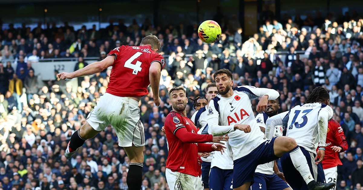 Quyết định cực sai lầm khiến HLV Amorim trả giá, M.U ‘số đỏ’ mới thoát thua Tottenham phút 90+6