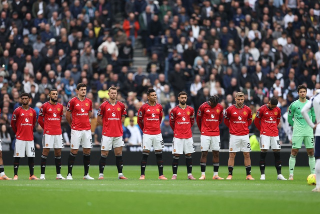 Quyết định cực sai lầm khiến HLV Amorim trả giá, M.U ‘số đỏ’ mới thoát thua Tottenham phút 90+6- Ảnh 1.