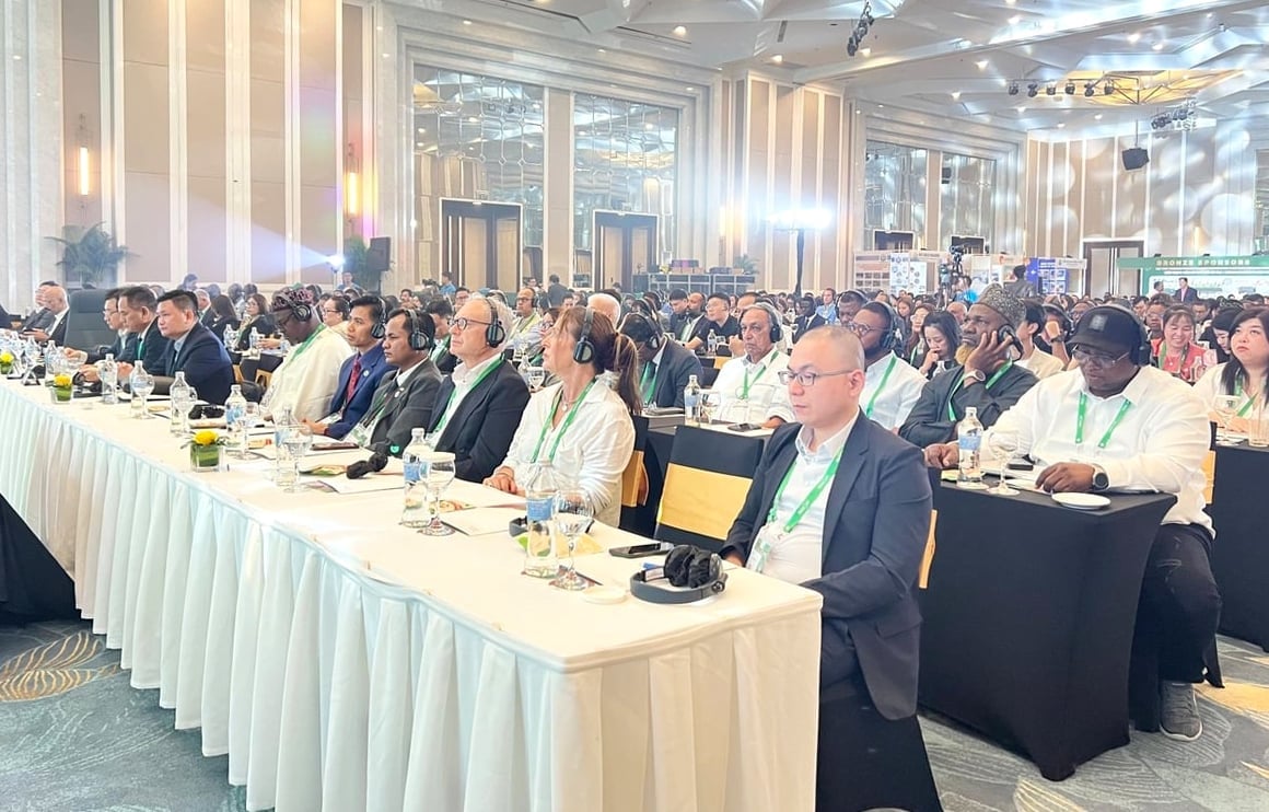 Διεθνείς αντιπρόσωποι που συμμετέχουν στο Διεθνές Συνέδριο για τα Κάσιους του Βιετνάμ 2025. Φωτογραφία: Thanh Son. Các đại biểu quốc tế tham dự Hội nghị Điều quốc tế Việt Nam 2025. Ảnh: Thanh Sơn.