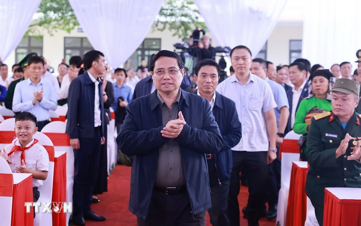 Thủ tướng dự Lễ khởi công xây dựng các trường nội trú và liên cấp