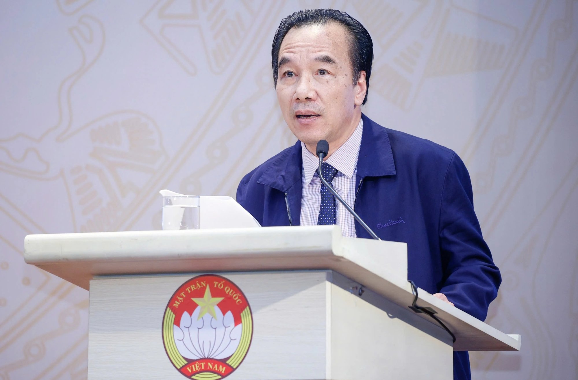 Phải giải quyết vấn đề tiền lương, thu nhập của cán bộ, công chức- Ảnh 1.