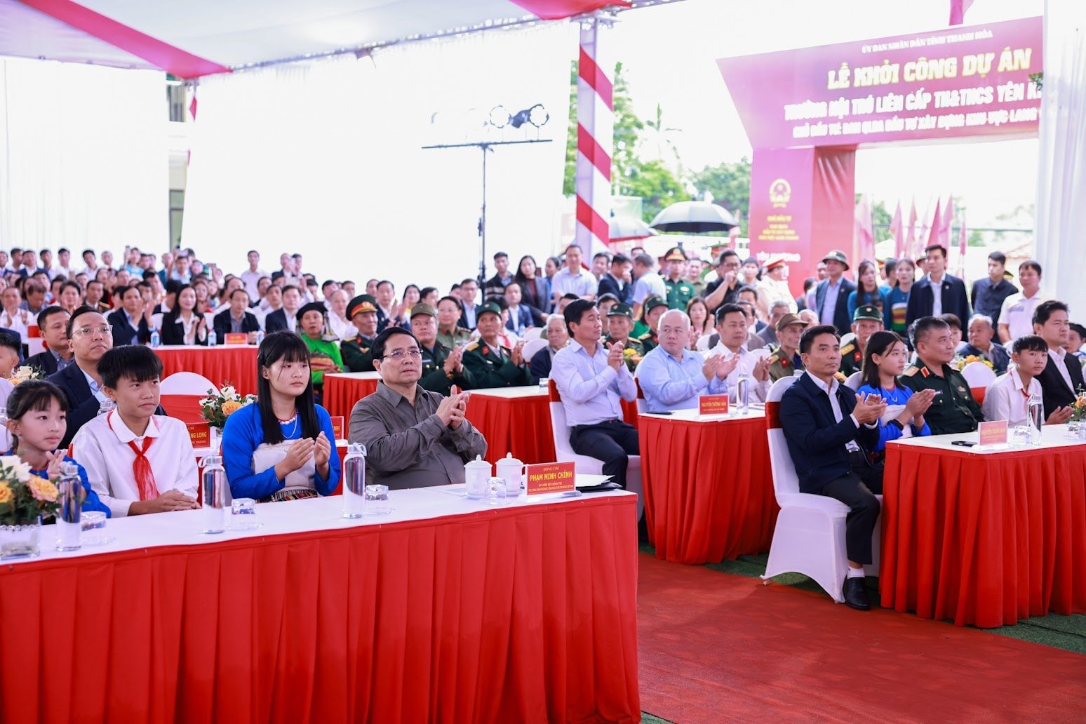 UPDATE: ໂຄງການກໍ່ສ້າງໂຮງຮຽນກິນນອນຢູ່ເຂດຊາຍແດນທາງບົກ ເລີ່ມລົງມືກໍ່ສ້າງ - ພາບ 2. CẬP NHẬT: Khởi công xây dựng các trường phổ thông nội trú tại các xã biên giới đất liền- Ảnh 2.