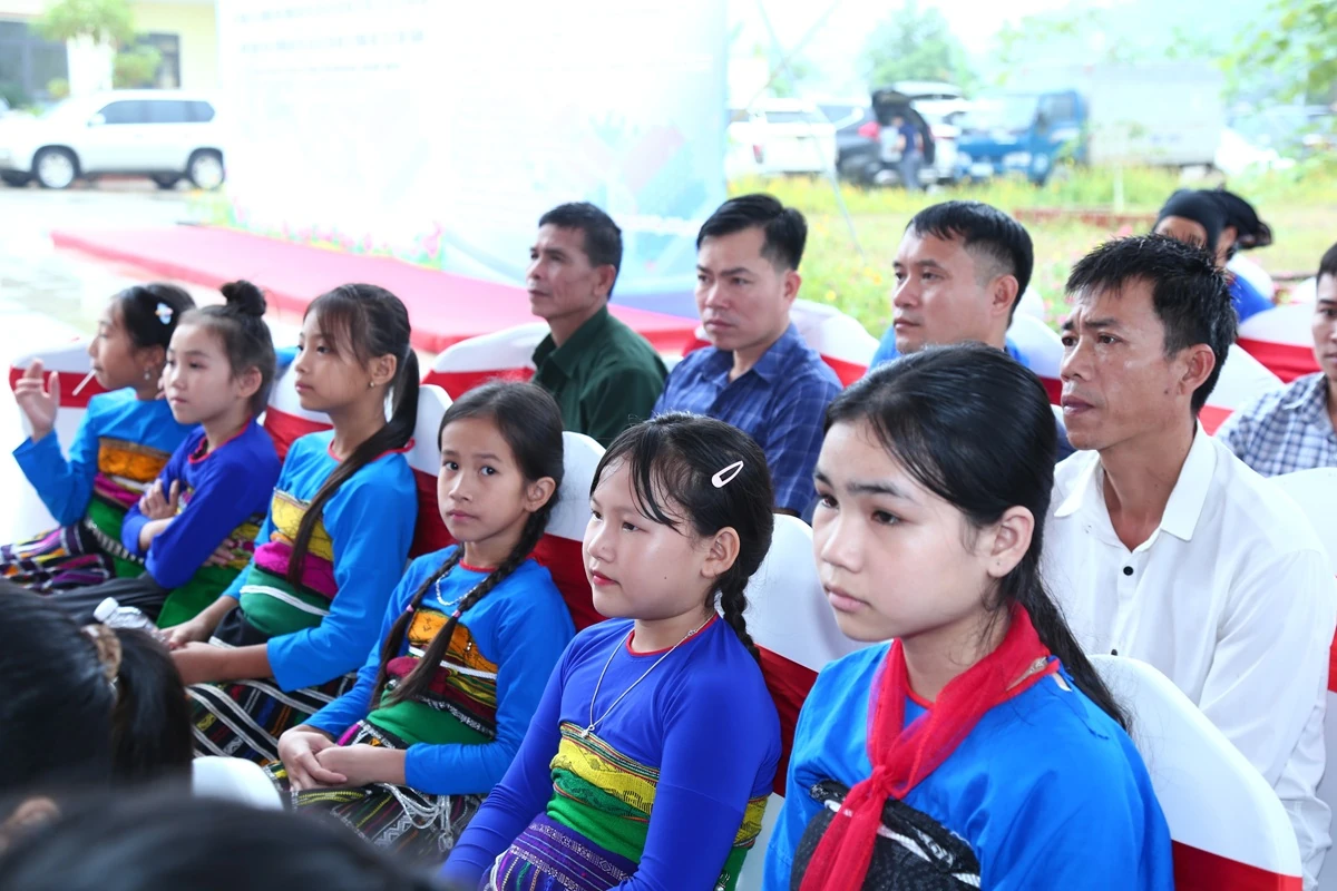 Ceremonia de inaugurare a lucrărilor la Școala Primară și Internatul Gimnazial Tam Thanh
